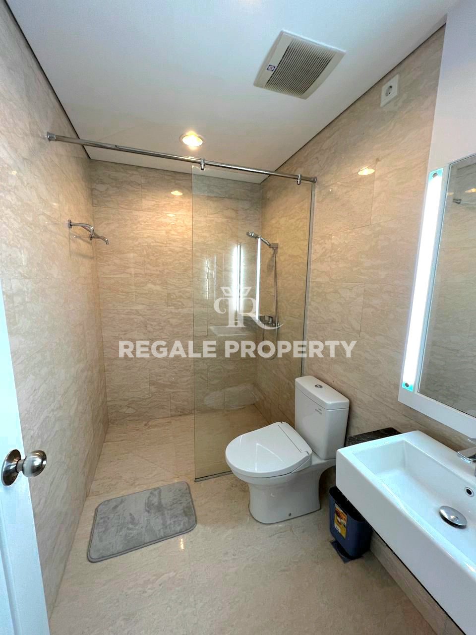 Condominium Full Furnished Dengan Private Lift – Podomoro Tribeca Northern