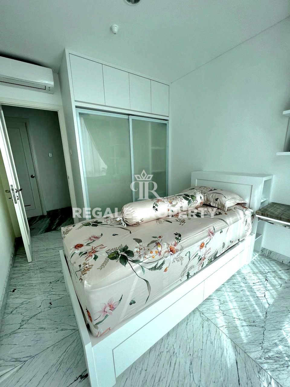 Condominium Full Furnished Dengan Private Lift – Podomoro Tribeca Northern