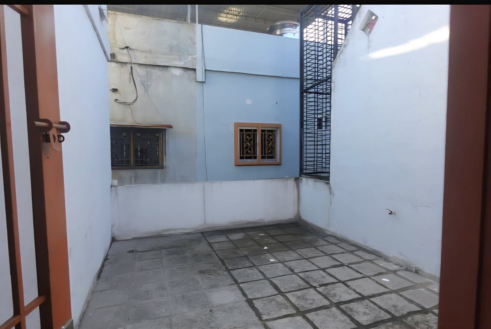 Rumah Siap Huni Dalam Komplek Daerah Krakatau