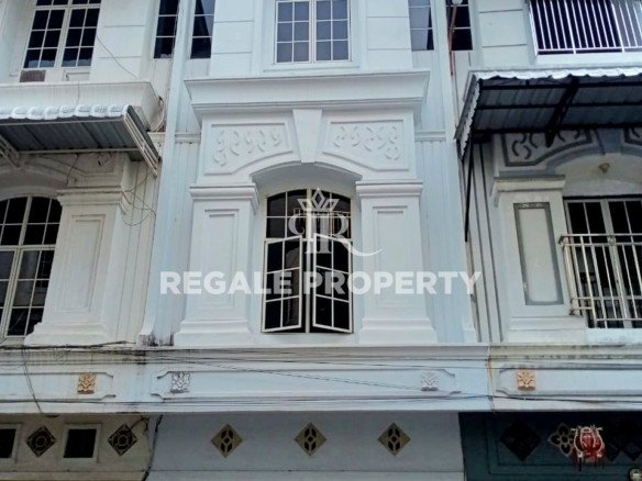 Rumah Siap Huni Dalam Komplek Daerah Krakatau