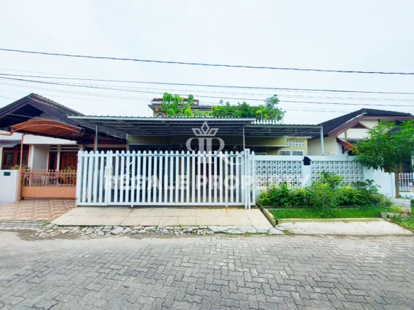 Rumah Komplek Elite Tasbi Daerah Ringroad – Setia Budi