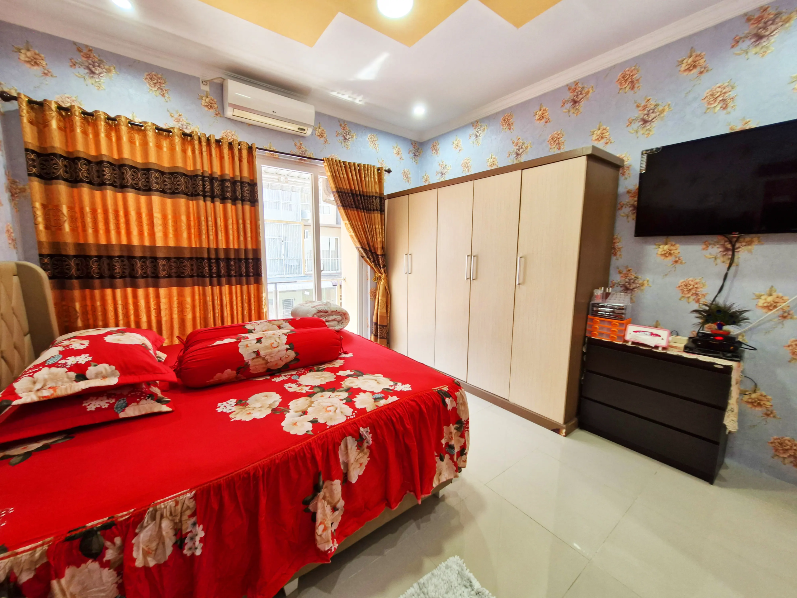 Rumah 3 Lantai Luas & Rapi Daerah Setia Budi