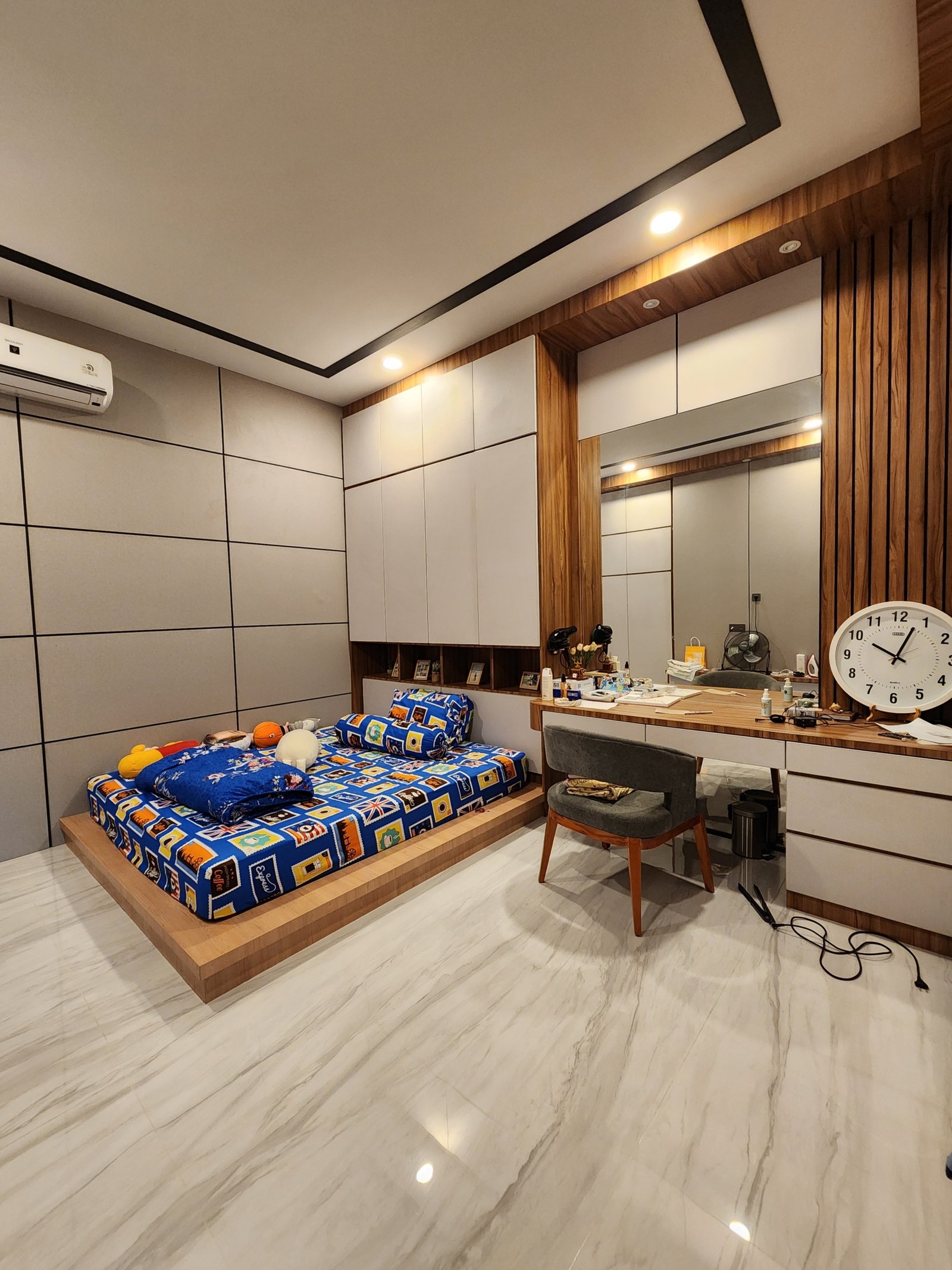 Rumah Mewah Full Furnished Di Komplek Halton Place – Medan Denai