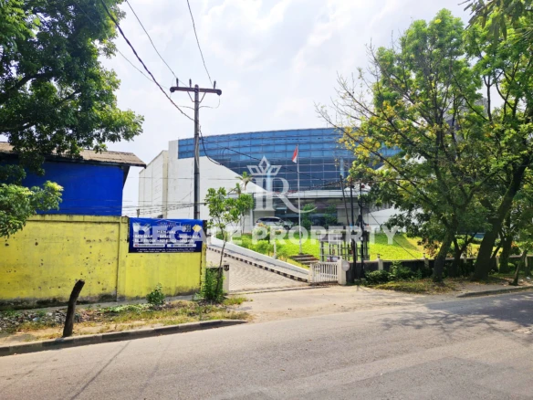 Sewa Gedung Besar, Tinggal Jalanin Bisnis