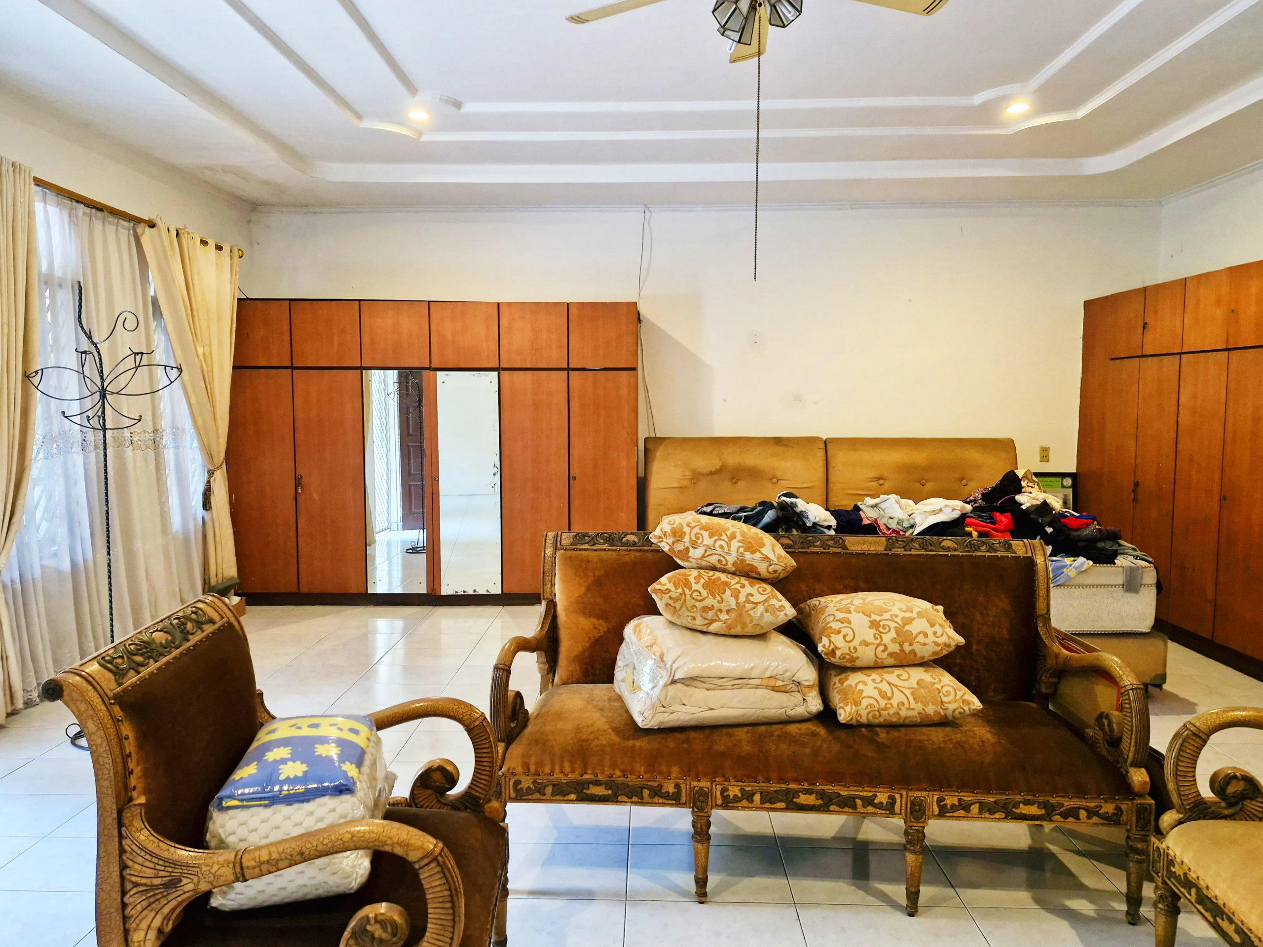 Rumah Super Strategis di Pusat Kota – Aset Bernilai Tinggi di Jalan Putri Hijau!