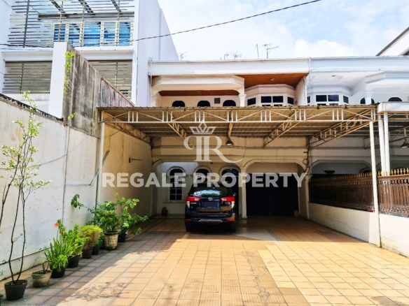 Rumah Super Strategis di Pusat Kota – Aset Bernilai Tinggi di Jalan Putri Hijau!