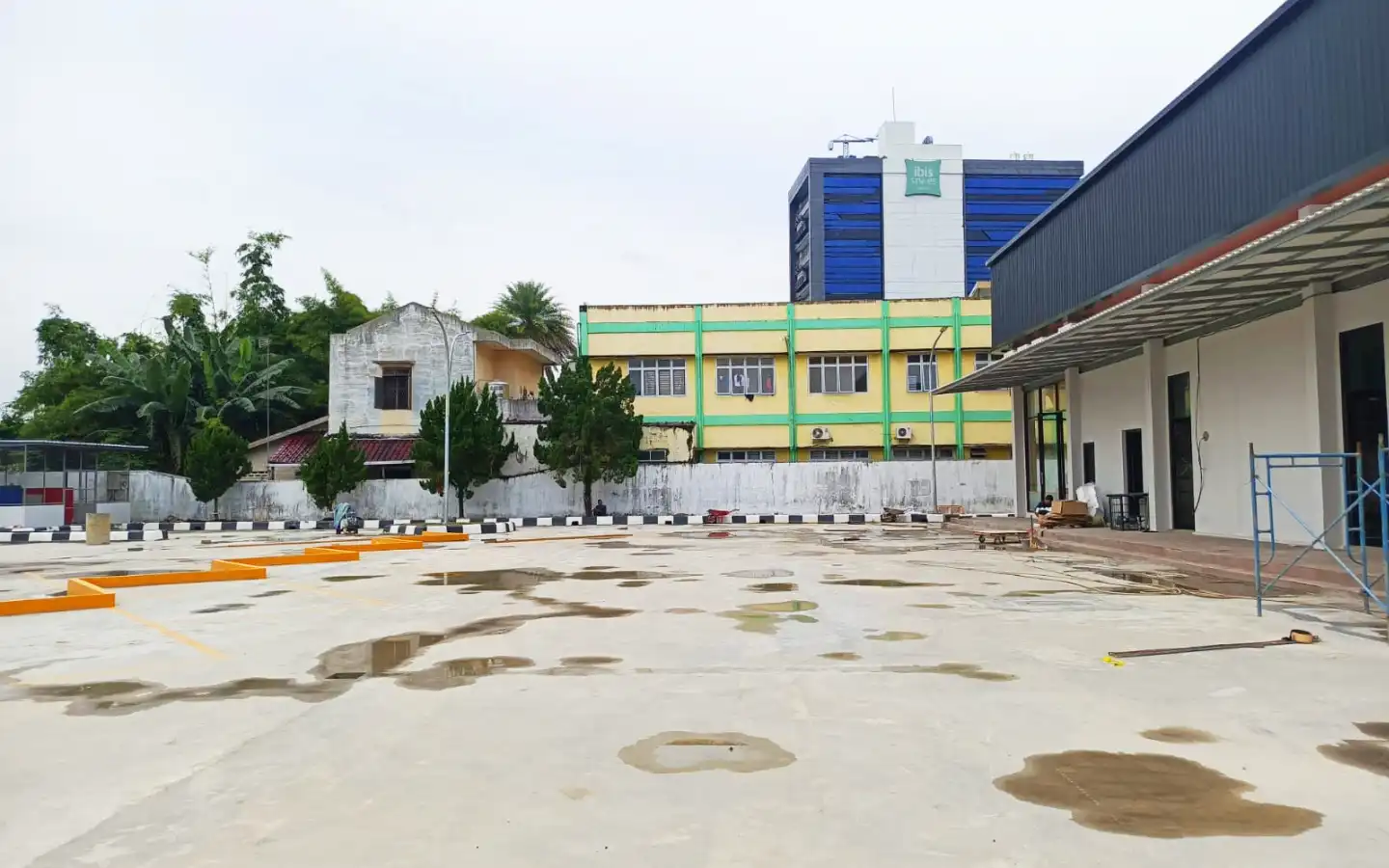 Ruko Bisnis Premium Kawasan Elite Polonia