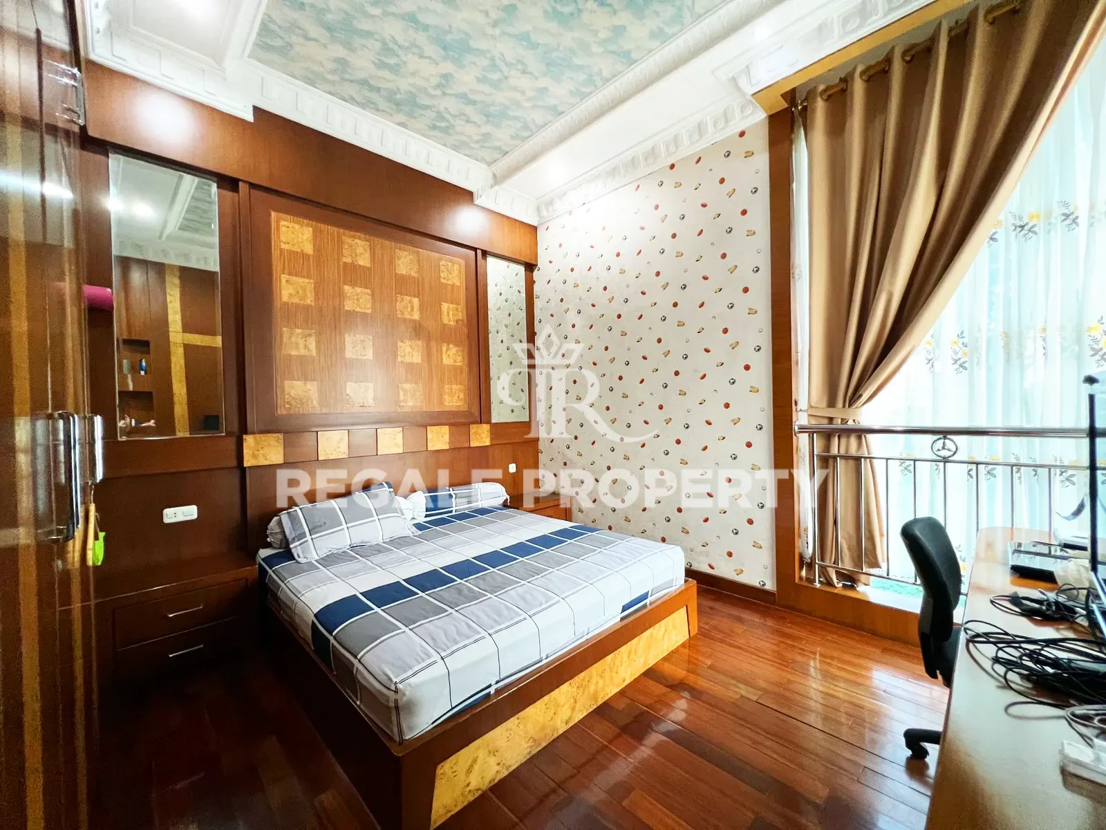 Rumah Hook Di Perumahan Elite Cemara Asri