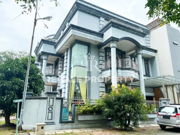 Rumah Hook Di Perumahan Elite Cemara Asri