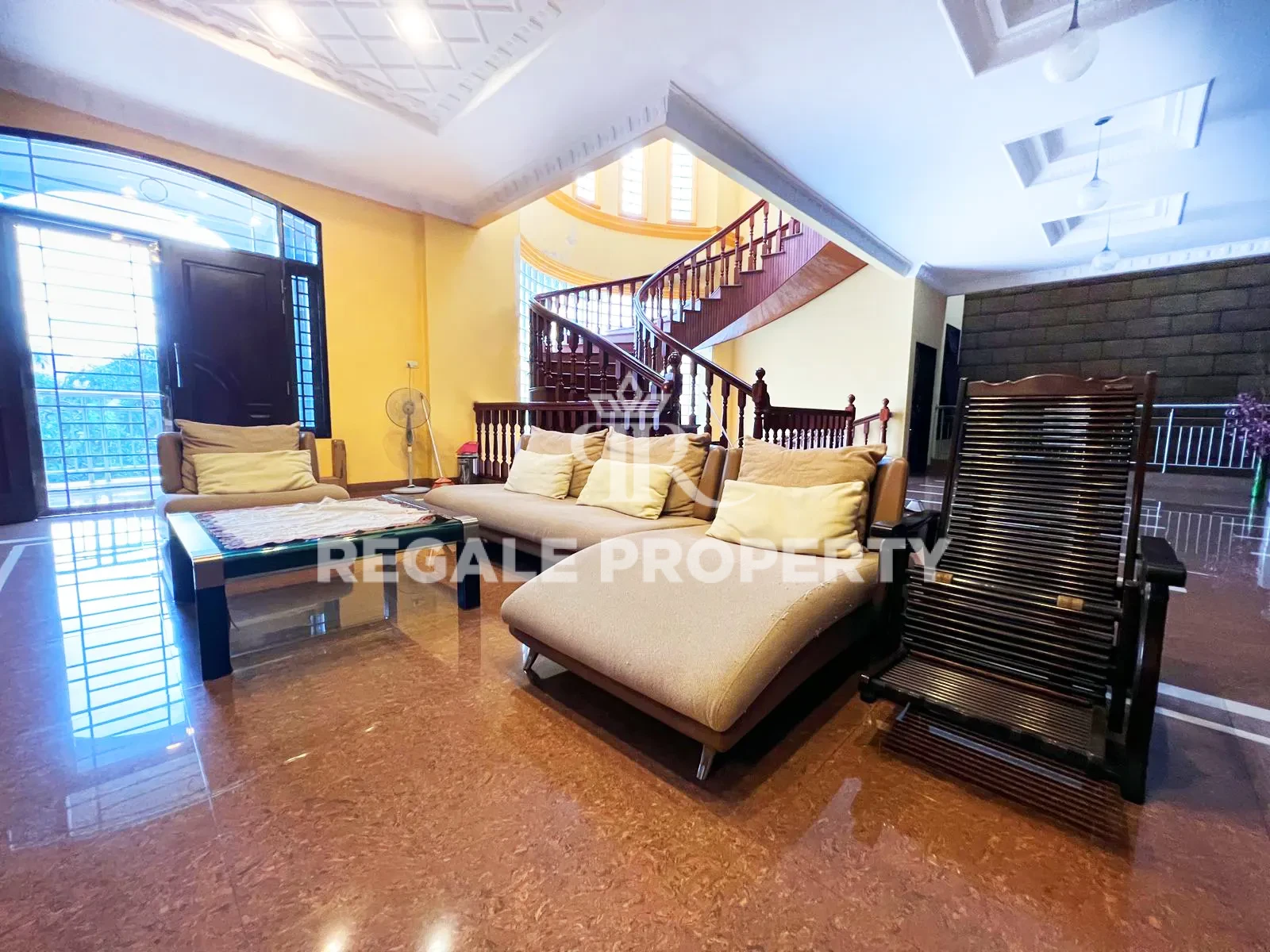 Rumah Hook Di Perumahan Elite Cemara Asri