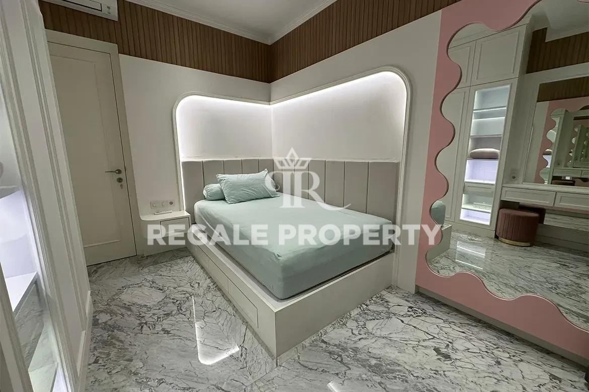 Condominium Lux Full Furnish Di Podomoro Medan
