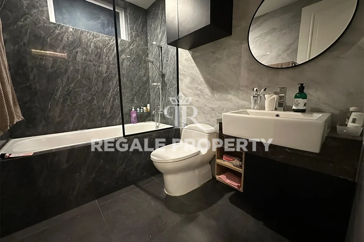 Condominium Lux Full Furnish Di Podomoro Medan