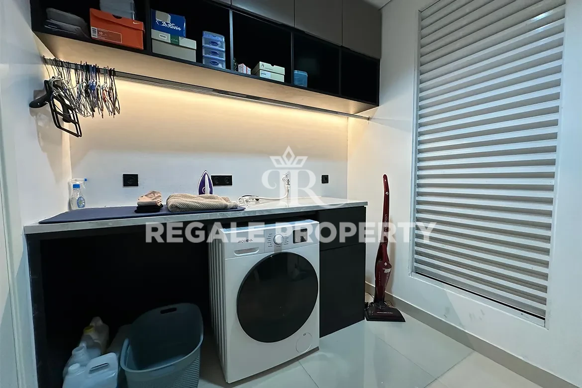 Condominium Lux Full Furnish Di Podomoro Medan