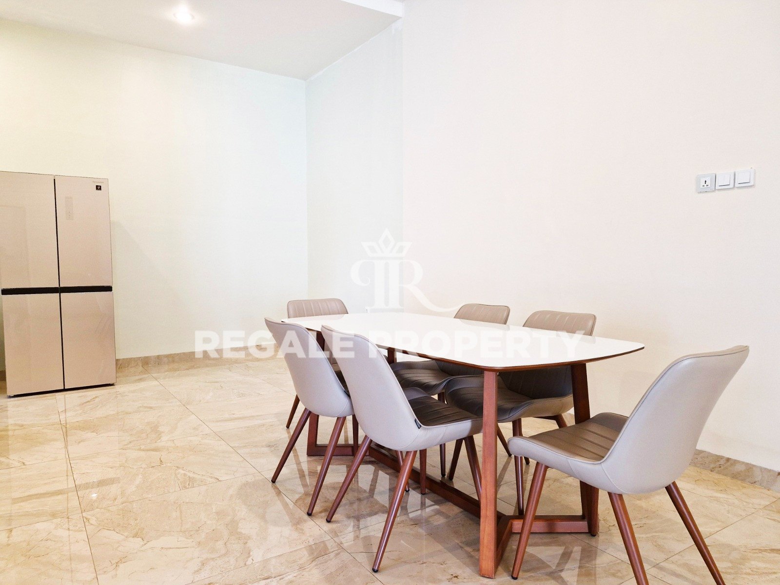 Rumah Full Furnished Desain Modern Daerah Ringroad – Sunggal