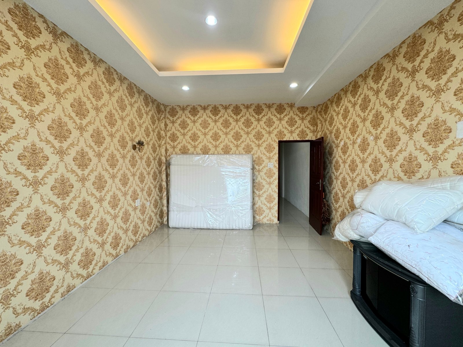 Rumah Siap Huni 3 Lantai di Daerah Katamso