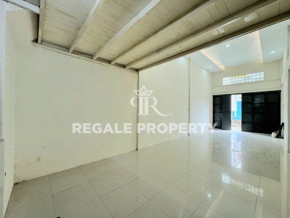 Rumah Siap Huni 3 Lantai di Daerah Katamso